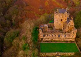 Lais Puzzle - Luftaufnahme der mittelalterlichen Ruine Castle Campbell in Glen Dollar, Clackmannanshire, Schottland - 100, 200, 500 & 1.000 Teile