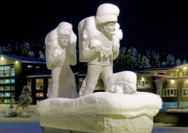 Lais Puzzle - Denkmal für die ersten Siedler in Lycksele in der Winternacht, Schweden - 100, 200, 500 & 1.000 Teile