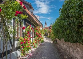 Lais Puzzle - Mittelalterliche Gasse in der historischen Hansestadt Visby auf der schwedischen Ostseeinsel Gotland - 100, 200, 500 & 1.000 Teile