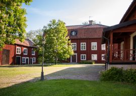 Lais Puzzle - Innenhof Gutshof in Köping in Schweden - 100, 200, 500 & 1.000 Teile