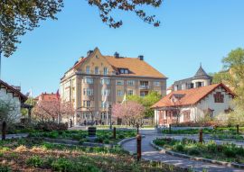 Lais Puzzle - Frühling im ikonischen Park Tradgardsforeningen. Dies ist ein historischer Park in Linkoping, der berühmten Universitätsstadt in Schweden - 100, 200, 500 & 1.000 Teile