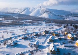 Lais Puzzle - Winteransicht von Kiruna, der nördlichsten Stadt Schwedens, Provinz Lappland, winterlich sonniges Bild, aufgenommen von einer Drohne - 100, 200, 500 & 1.000 Teile