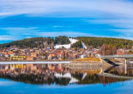 Lais Puzzle - Blick auf die Insel Froso und die Skyline von Östersund in Schweden - 100, 200, 500 & 1.000 Teile