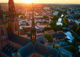 Lais Puzzle - Uppsala Sonnenuntergang durch die Kathedrale in Uppsala, Schweden - 100, 200, 500 & 1.000 Teile
