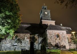 Lais Puzzle - Enkoping, Schweden Die Frauenkirche, Varfrukyrkan, am Abend - 100, 200, 500 & 1.000 Teile