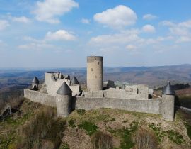 Lais Puzzle - Luftaufnahme Nürburg am Nürburgring - 40, 100, 200, 500 & 1.000 Teile