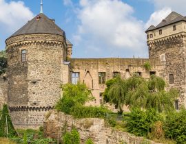 Lais Puzzle - Panorama der Burgruine in Andernach, Deutschland - 40, 100, 200, 500 & 1.000 Teile