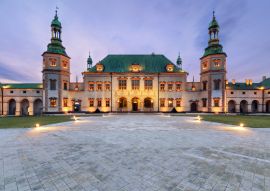 Lais Puzzle - Bischofspalast nach Sonnenuntergang in Kielce, Polen - 100, 200, 500 & 1.000 Teile