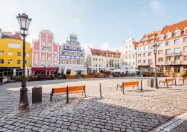 Lais Puzzle - Blick auf den Marktplatz mit schönen bunten Gebäuden im Morgenlicht in Stettin, Polen - 100, 200, 500 & 1.000 Teile