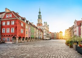 Lais Puzzle - Stary Rynek-Platz mit kleinen bunten Häusern und dem alten Rathaus in Poznan, Polen - 100, 200, 500 & 1.000 Teile