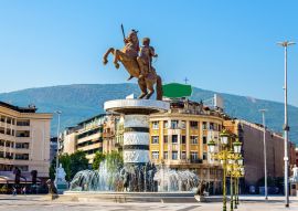 Lais Puzzle - Blick auf den Mazedonien-Platz in Skopje, Nordmazedonien - 100, 200, 500 & 1.000 Teile