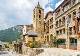 Lais Puzzle - Kirche von Sant Corneli und Cebria in Ordino - Andorra - 100, 200, 500 & 1.000 Teile