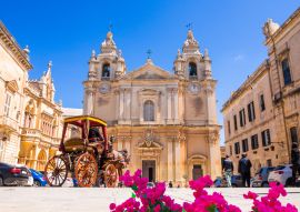 Lais Puzzle - Stadtplatz und Kathedrale Saint Poul im Dorf Mdina auf Malta in Europa - 100, 200, 500 & 1.000 Teile