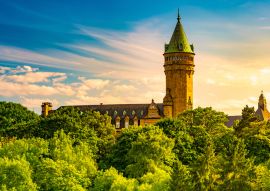 Lais Puzzle - Blick auf das Spuerkees, die staatliche Sparkasse und das Musee de la banque in Luxemburg - 100, 200, 500 & 1.000 Teile