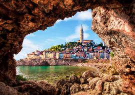 Lais Puzzle - Bled, Slowenien - Luftaufnahme der schönen Burg Bled (Blejski Grad) mit dem Bleder See (Blejsko Jezero), der Kirche Mariä Himmelfahrt und den Julischen Alpen im Hintergrund an einem Sommertag - 100, 200, 500 & 1.000 Teile