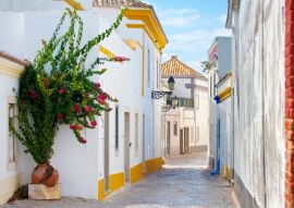 Lais Puzzle - Straße in Faro, Algarve, Portugal - 100, 200, 500 & 1.000 Teile