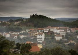 Lais Puzzle - Ein Blick auf das Schieferdorf Barroca, Fundao, Portugal - 100, 200, 500 & 1.000 Teile