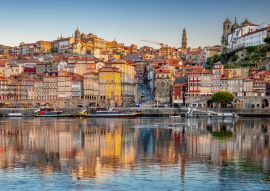 Lais Puzzle - Die Altstadt von Porto, Portugal, von der anderen Seite des Flusses Douro aus gesehen - 100, 200, 500 & 1.000 Teile