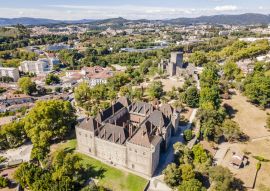 Lais Puzzle - Palast der Herzöge von Braganza und Schloss in Guimaraes, Portugal - 100, 200, 500 & 1.000 Teile