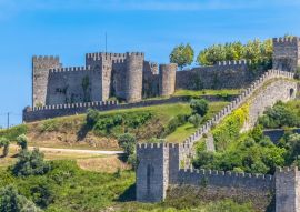 Lais Puzzle - Detailansicht der Burg und Festung von Montemor-o-Velho, einer ikonischen mittelalterlichen Burg im Stil der Romanik und Gotik - 100, 200, 500 & 1.000 Teile