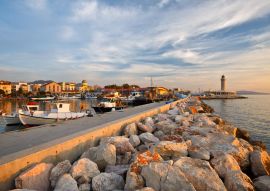 Lais Puzzle - Leuchtturm im Hafen von Patras, Peloponnes, Griechenland - 100, 200, 500 & 1.000 Teile