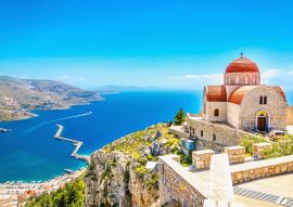 Lais Puzzle - Abgelegene Kirche mit roter Bedachung auf einer Klippe, Griechenland - 100, 200, 500 & 1.000 Teile