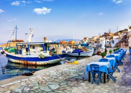 Lais Puzzle - Traditionelle Griechenland-Serie - Insel Chalki mit alten Booten und Tavernen - 100, 200, 500 & 1.000 Teile