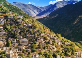 Lais Puzzle - Panoramablick auf das traditionelle Dorf Syrrako im Nationalpark von Tzoumerka, Griechenland Region Epirus - 100, 200, 500 & 1.000 Teile