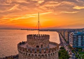 Lais Puzzle - Luftaufnahme des berühmten Weißen Turms von Thessaloniki bei Sonnenuntergang, Griechenland. - 100, 200, 500 & 1.000 Teile