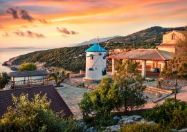 Lais Puzzle - Morgen Szene mit Windmühle. Bunte Frühling Sonnenaufgang auf der Insel Zakynthos, Korithi Lage, Ionisches Meer, Griechenland - 100, 200, 500 & 1.000 Teile