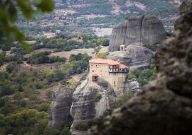 Lais Puzzle - Blick auf das Meteora-Kloster Agios Nikólaos Anapavsás in Griechenland - 100, 200, 500 & 1.000 Teile