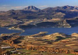 Lais Puzzle - Die "Hohe" Brücke von Servia (1372 Meter lang) und der Polyfytos-See, Kozani, Mazedonien, Griechenland - 100, 200, 500 & 1.000 Teile