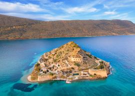 Lais Puzzle - Blick auf die Insel Spinalonga mit ruhiger See, Golf von Elounda, Kreta, Griechenland - 100, 200, 500 & 1.000 Teile