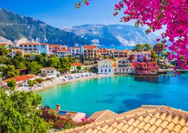 Lais Puzzle - Kefalonia, Griechenland. Buntes Dorf Assos auf Kefalonia, Griechenland - 100, 200, 500 & 1.000 Teile