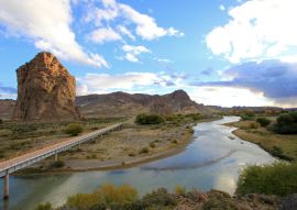 Lais Puzzle - Monolith Piedra Parada im Chubut-Tal, entlang der Route 12, Chubut, Argentinien - 100, 200, 500, 1.000 & 2.000 Teile