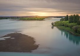 Lais Puzzle - Blick auf den Fluss Santa Cruz in Comandante Luis Piedrabuena, Provinz Santa Cruz, Patagonien, Argentinien. - 100, 200, 500, 1.000 & 2.000 Teile