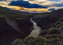 Lais Puzzle - Blick auf den Canyon Rio de las Vueltas. El Chalten, Santa Cruz, Argentinien. - 100, 200, 500, 1.000 & 2.000 Teile