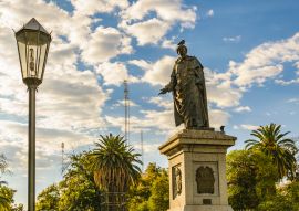 Lais Puzzle - Ansicht der Statue vom 25. Mai, Stadt San Juan, Provinz San Juan, Argentinien. - 100, 200, 500, 1.000 & 2.000 Teile