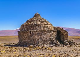 Lais Puzzle - Steinunterstand in der Trockenlandschaft, La Rioja, La Rioja, Argentinien - 100, 200, 500, 1.000 & 2.000 Teile