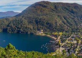 Lais Puzzle - Panoramablick auf die Stadt San Martín de los Andes und den See Lácar - Patagonien - Neuquén - Argentinien - 100, 200, 500, 1.000 & 2.000 Teile