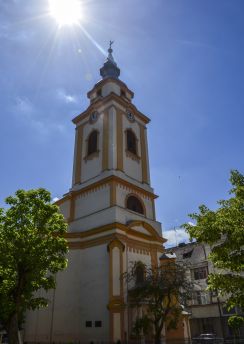 Lais Puzzle - Die Reformatorenkirche ist die größte Kirche in der Beregovo und Dekoration eines der Hauptplätze, Transkarpatien, Ukraine - 100, 200, 500, 1.000 & 2.000 Teile