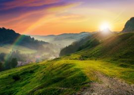 Lais Puzzle - Berghang in der Nähe des Dorfes im Morgennebel - 100, 200, 500 & 1.000 Teile