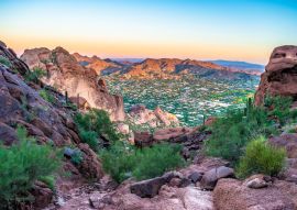Lais Puzzle - Farbenfroher Sonnenaufgang auf dem Camelback Mountain in Phoenix, Arizona - 100, 200, 500 & 1.000 Teile