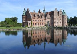 Lais Puzzle - Die Wasserburg Schloss Egeskov auf Fünen in Dänemark - 100, 200, 500 & 1.000 Teile
