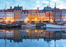 Lais Puzzle - Panorama der Nordseite des Nyhavn mit bunten Fassaden alter Häuser und alter Schiffe in der Altstadt von Kopenhagen, der Hauptstadt Dänemarks - 100, 200, 500 & 1.000 Teile