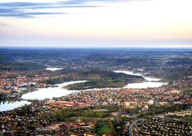 Lais Puzzle - Die Stadt Silkeborg in Dänemark von oben gesehen - 100, 200, 500 & 1.000 Teile