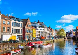 Lais Puzzle - Alte, farbenfrohe, traditionelle Häuser entlang des Kanals und Boote im beliebten Touristenziel Gent, Belgien - 100, 200, 500 & 1.000 Teile