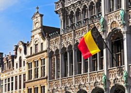 Lais Puzzle - Belgische Flagge auf dem Grand Place Broodhuis in Brüssel - 100, 200, 500 & 1.000 Teile
