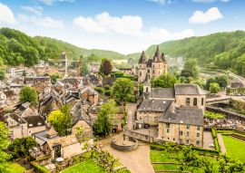 Lais Puzzle - Panoramalandschaft von Durbuy, Belgien. Die kleinste Stadt der Welt - 100, 200, 500 & 1.000 Teile