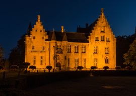 Lais Puzzle - Schloss Cortewalle in Beveren, Belgien, bei Nacht - 100, 200, 500 & 1.000 Teile